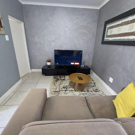 Zwelakho Furnished Apartments The Cube Johannesburg Exterior foto
