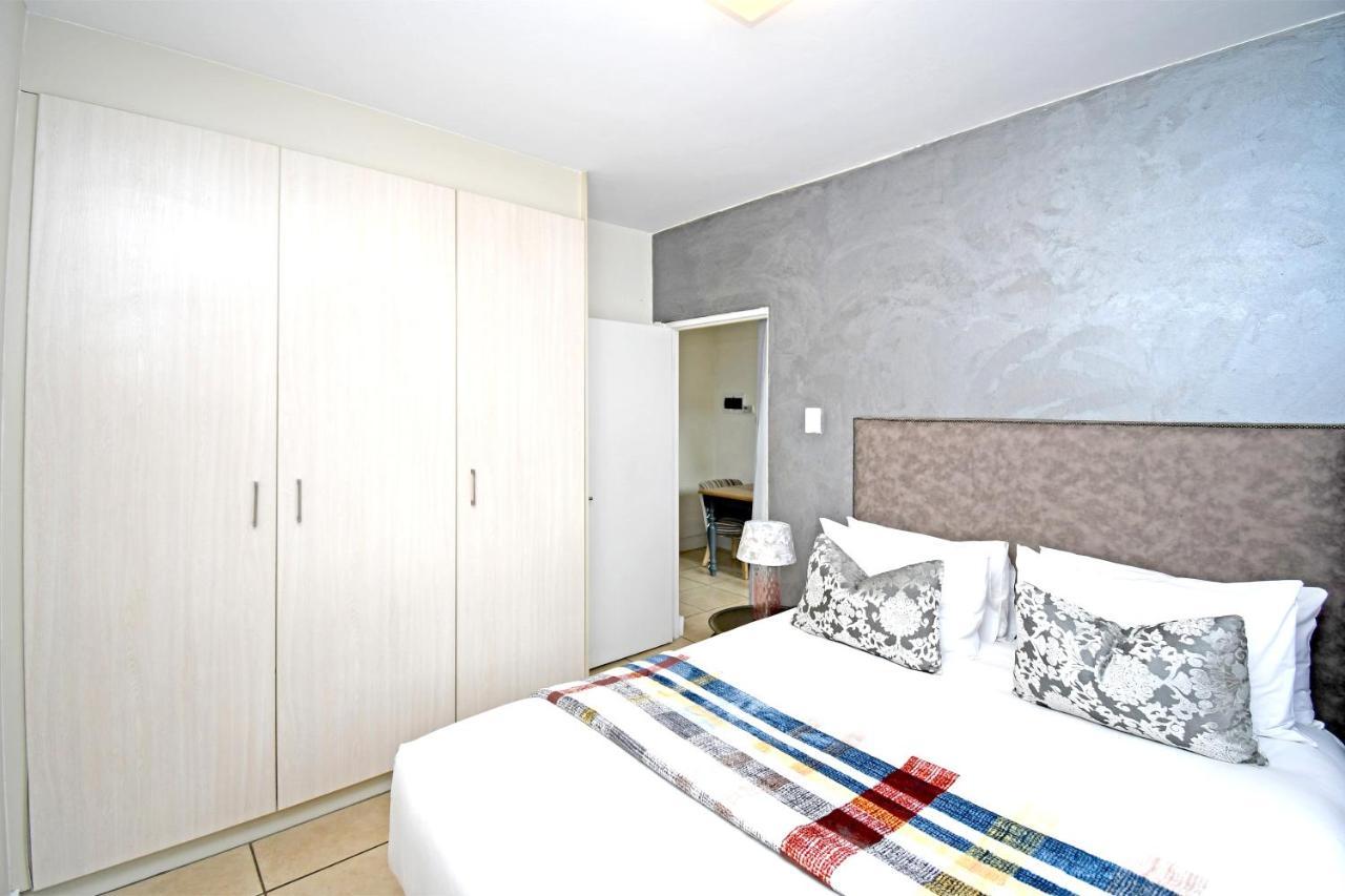 Zwelakho Furnished Apartments The Cube Johannesburg Exterior foto
