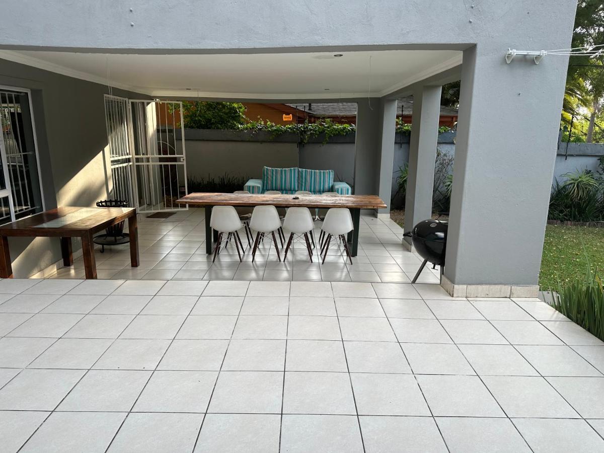Zwelakho Furnished Apartments The Cube Johannesburg Exterior foto