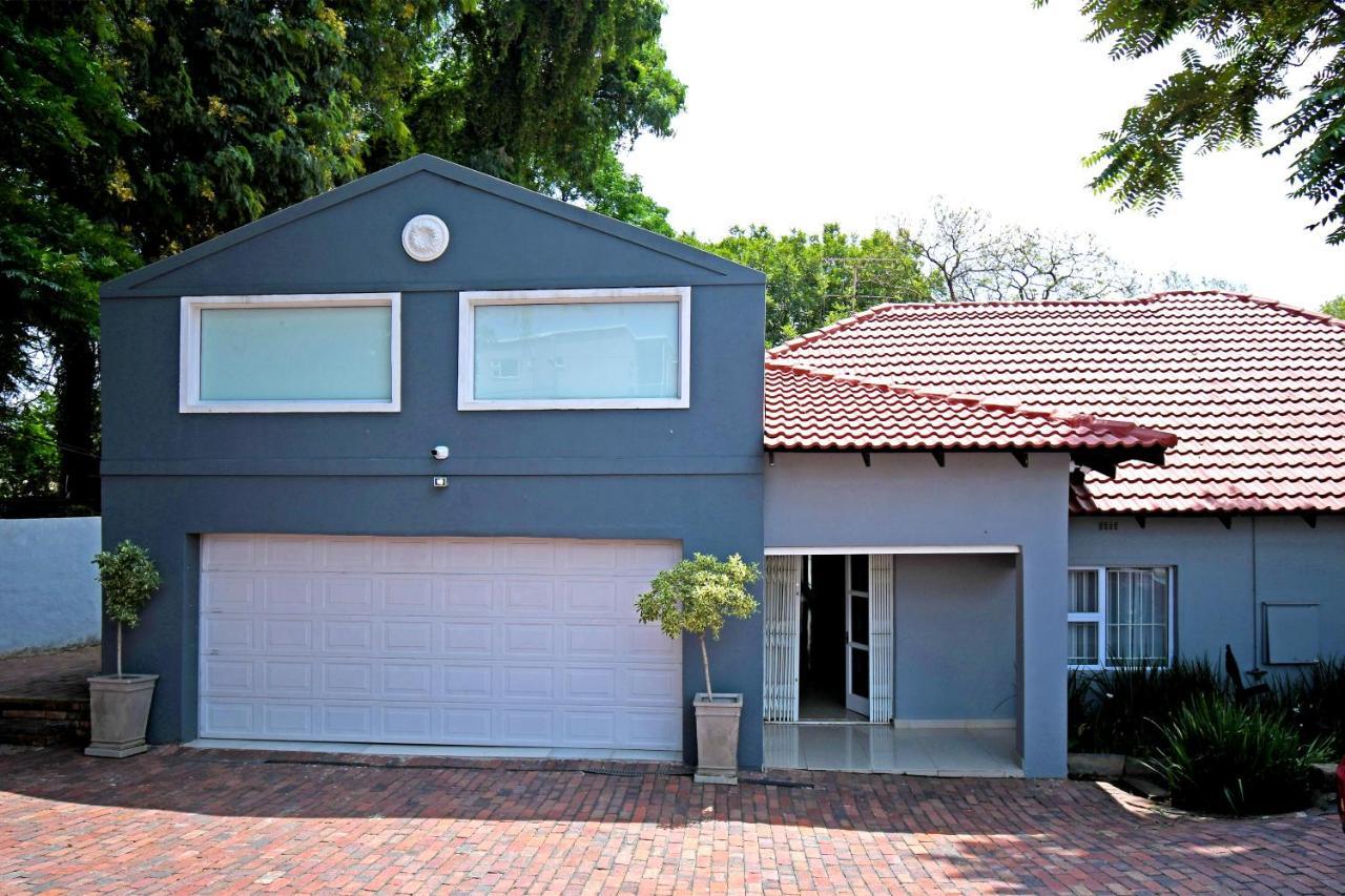 Zwelakho Furnished Apartments The Cube Johannesburg Exterior foto