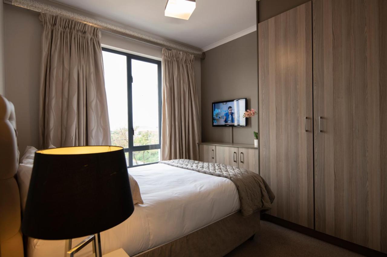 Zwelakho Furnished Apartments The Cube Johannesburg Exterior foto